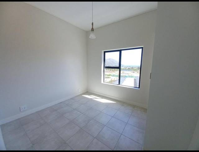 2 BEDROOM PROPERTY TO RENT IN GREENBAY ECO ESTATE